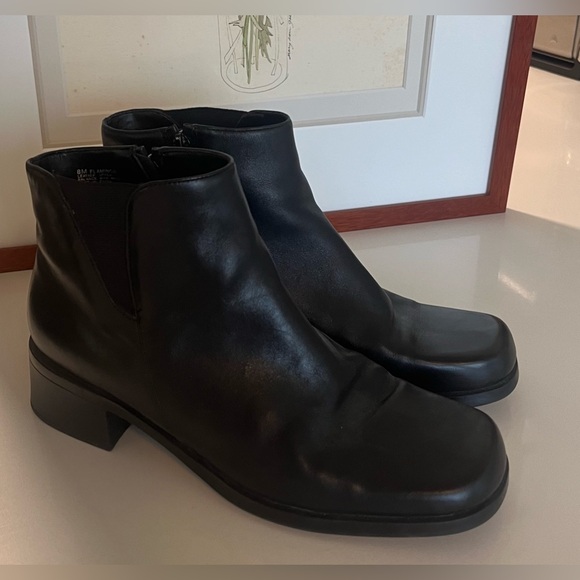 Partners Shoes - Partners Flamingo Black Square Toed Boots